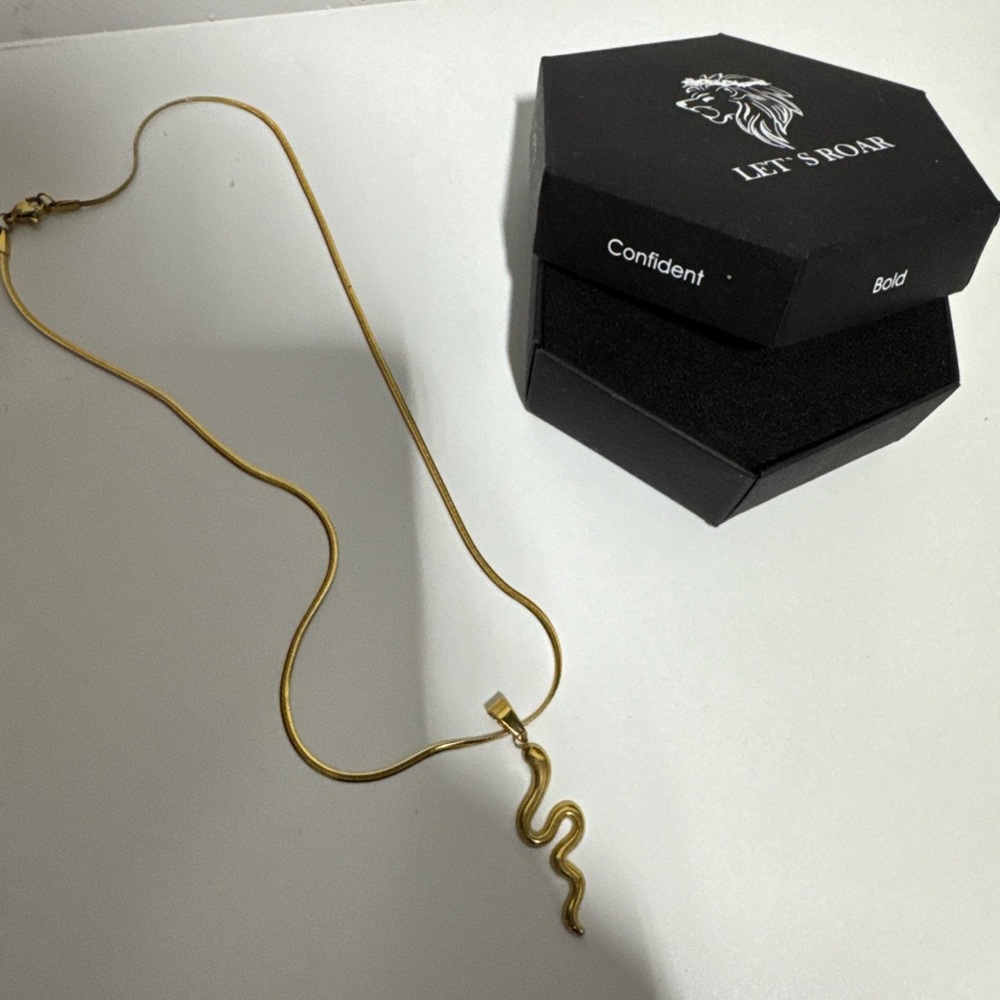 Let’s roar gold snake necklace new in box nib - Picture 2 of 2